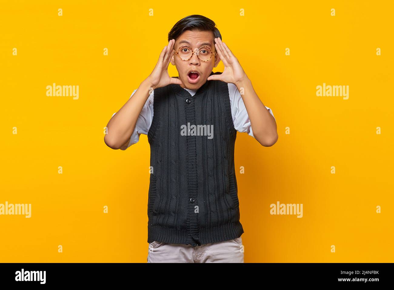 Shocked attractive young man hi-res stock photography and images - Alamy