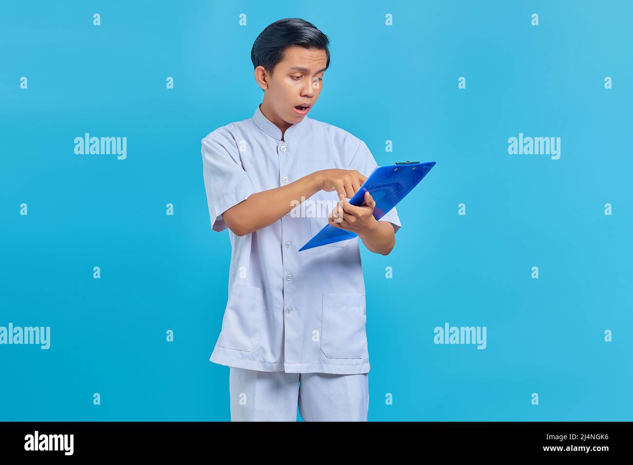 Angry pointing doctor young man hi-res stock photography and images - Alamy