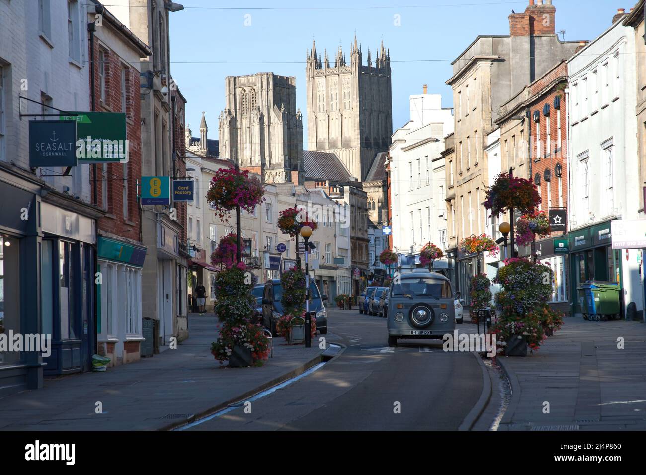 Shops on the High Street in Wells, Somerset in the UK Stock Photo