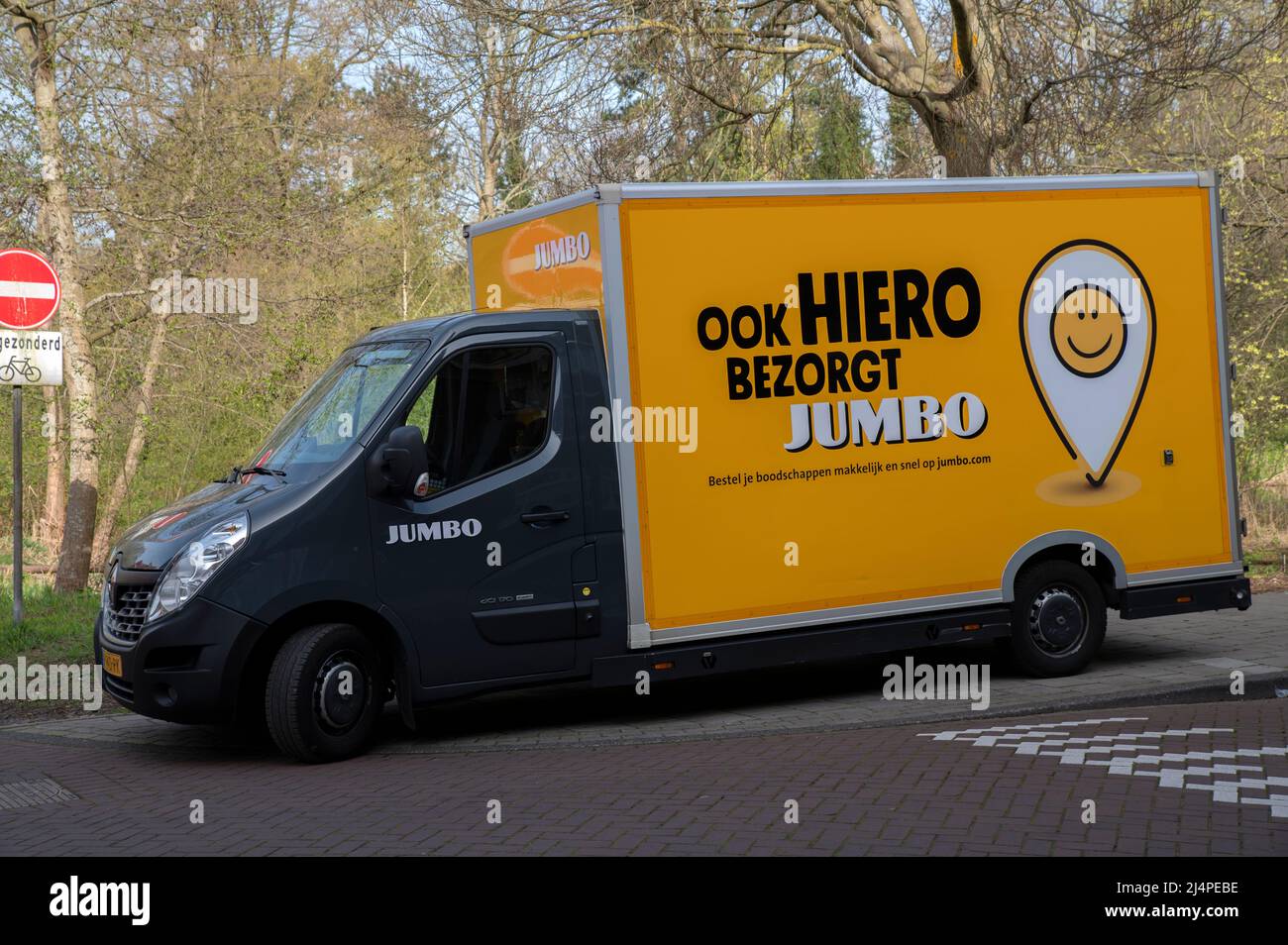 onaangenaam Polair Bezighouden Side View Jumbo Supermarket Delivery Truck At Amsterdam The Netherlands  12-4-2022 Stock Photo - Alamy