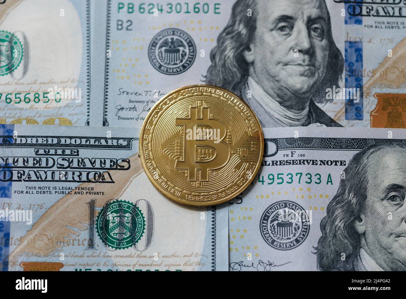 International paper and coin currency hi-res stock photography and images -  Alamy