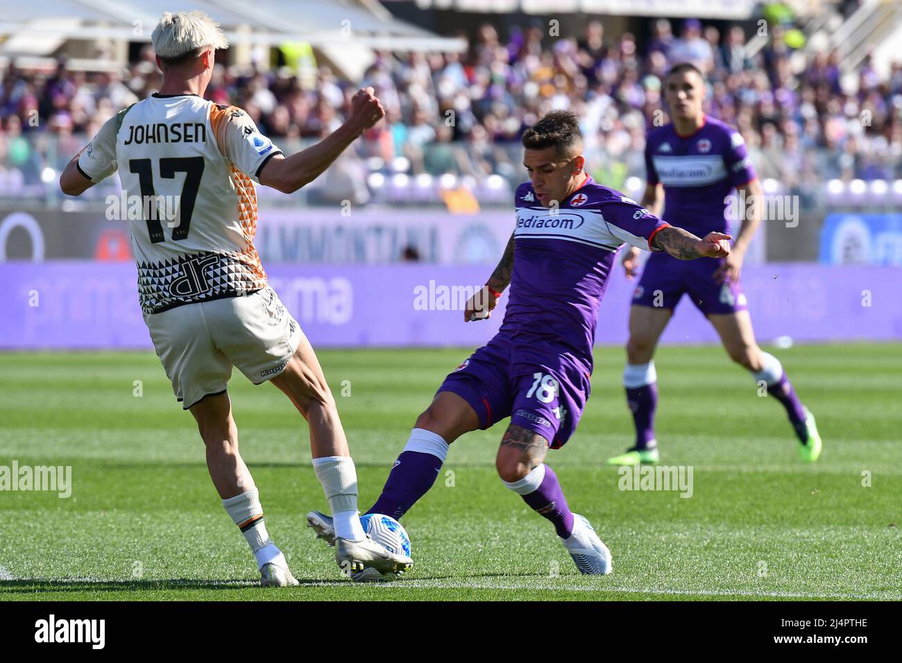 Florence, Italy. 16th Apr, 2022. Lucas Torreira (ACF Fiorentina) and Dennis  Johnsen (Venezia FC) during ACF Fiorentina vs Venezia FC, italian soccer  Serie A match in Florence, Italy, April 16 2022 Credit: