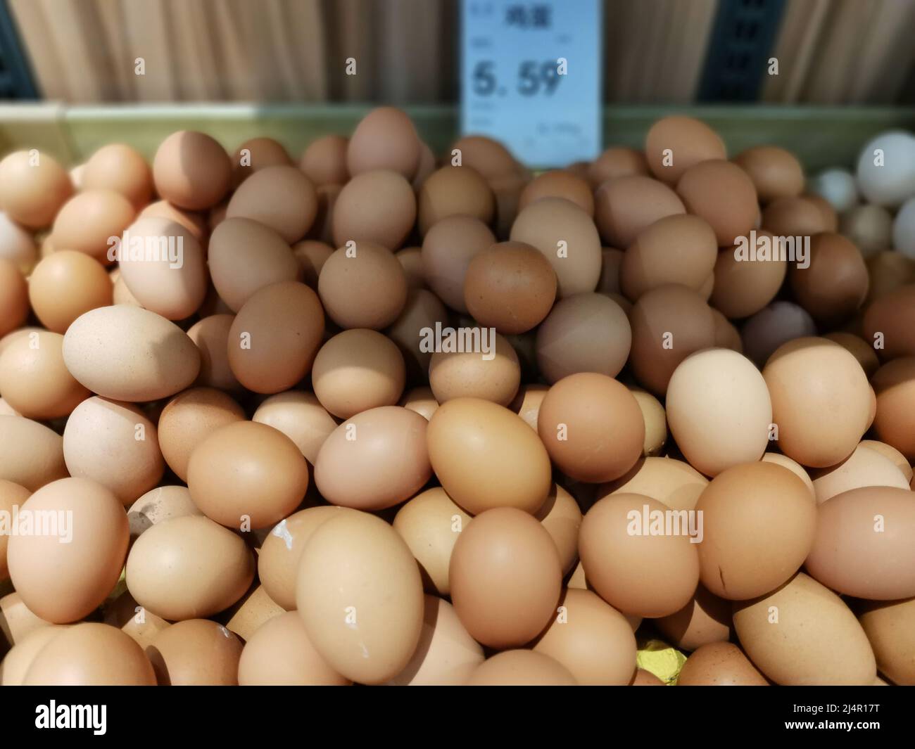 YICHANG, CHINA - APRIL 17, 2022 - Eggs on sale at a supermarket in Yichang, Hubei Province, China, April 17, 2022. Global egg prices have soared due t Stock Photo