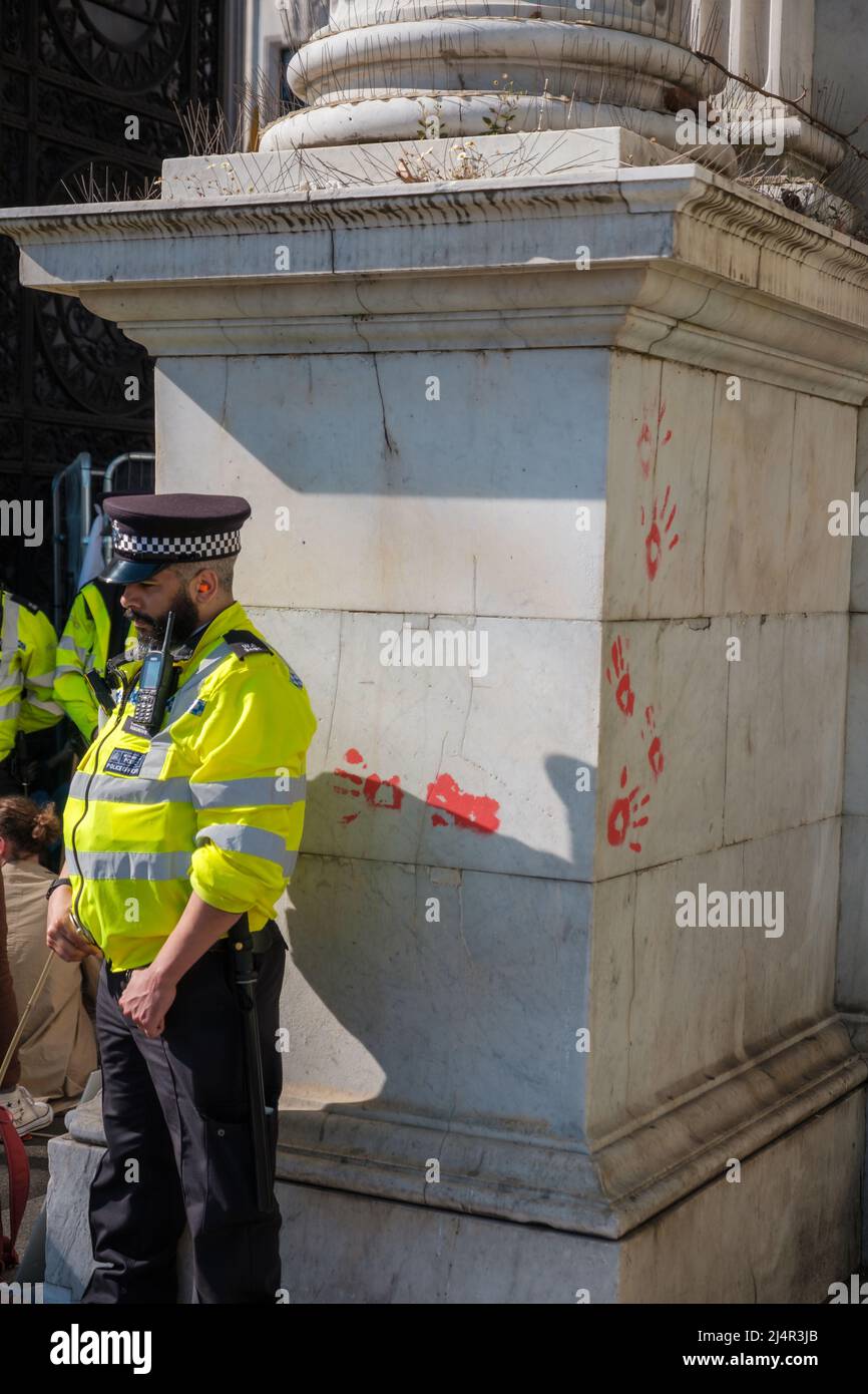 Extinction Rebellion blocked Marble Arch Junction and prolific Climate ...
