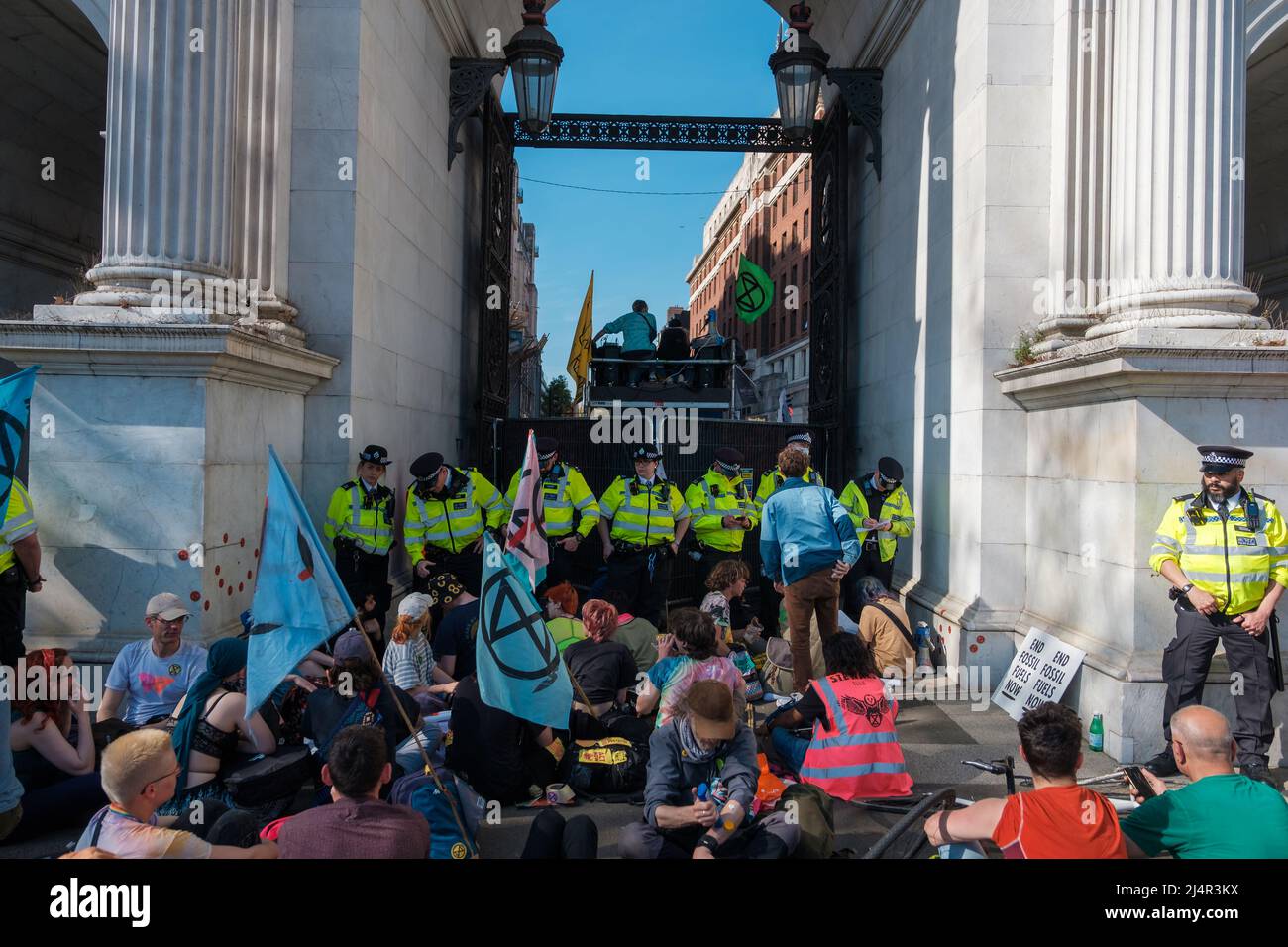 Extinction Rebellion blocked Marble Arch Junction and prolific Climate ...