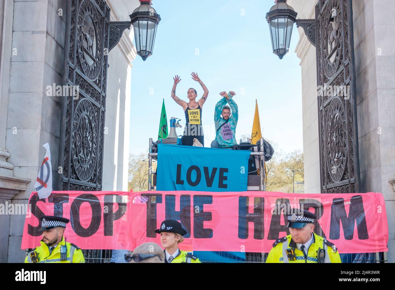 Extinction Rebellion blocked Marble Arch Junction and prolific Climate ...