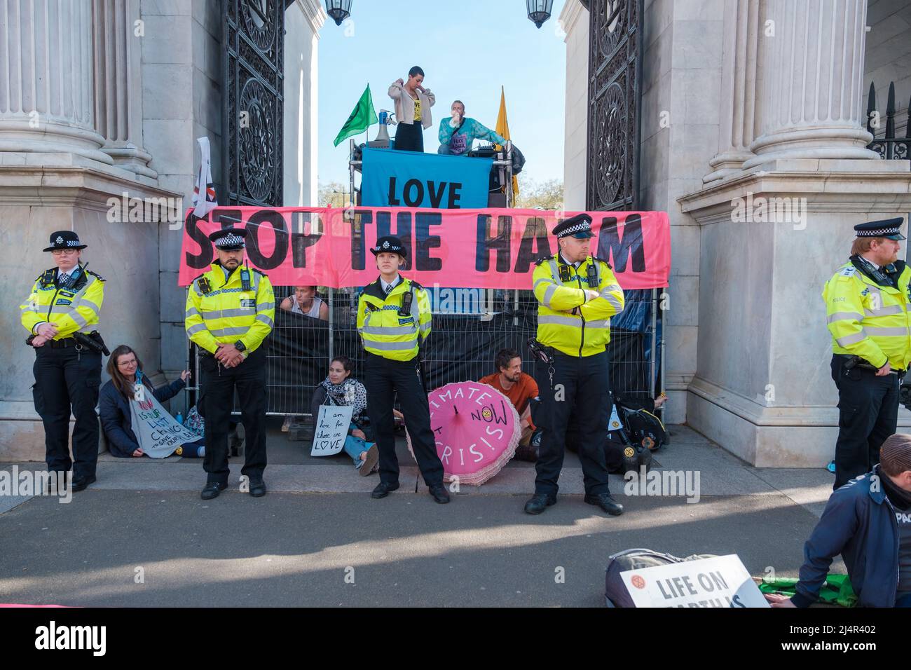 Extinction Rebellion blocked Marble Arch Junction and prolific Climate ...