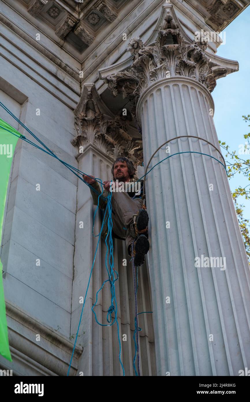 Extinction Rebellion blocked Marble Arch Junction and prolific Climate ...