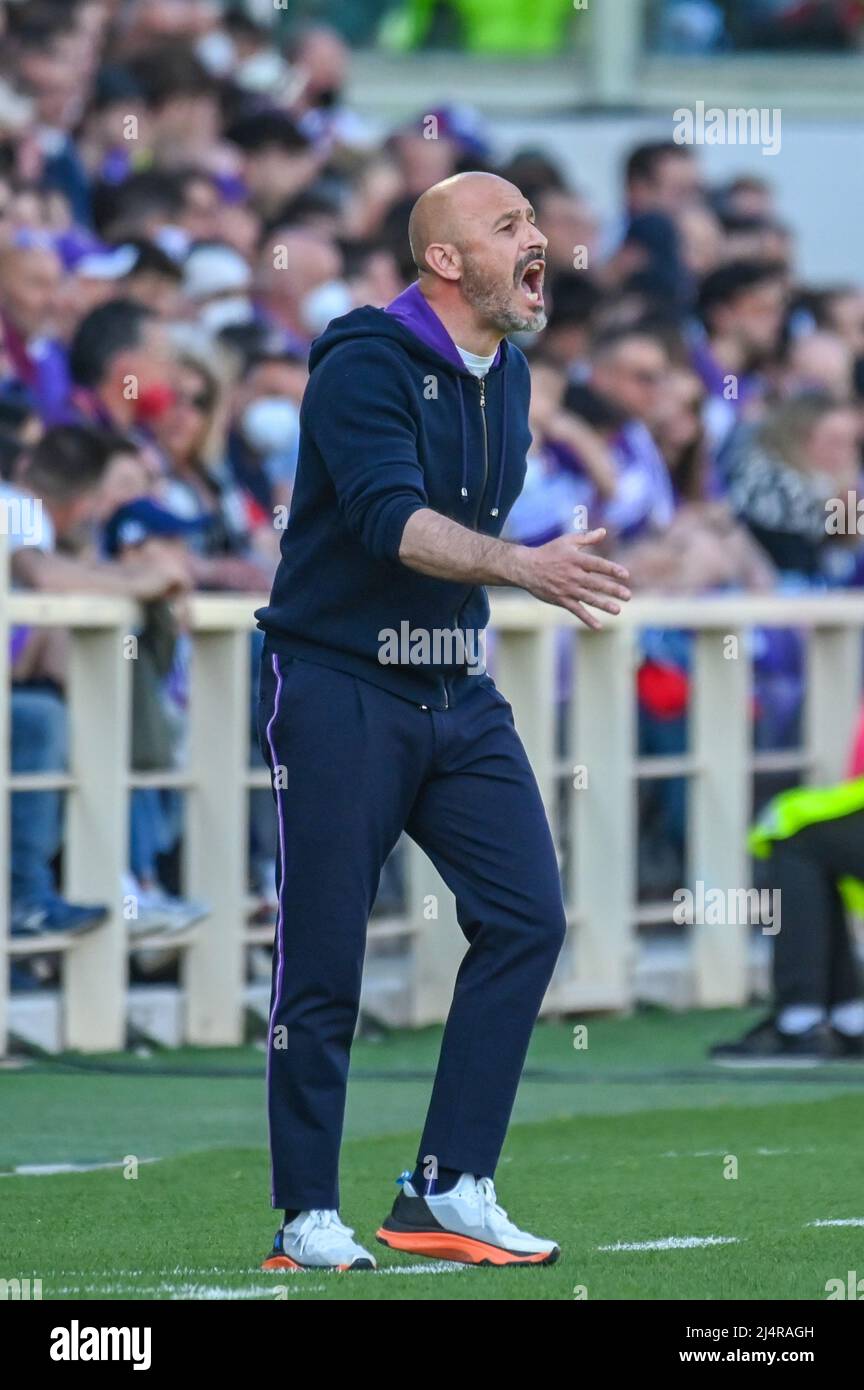 Vincenzo Italiano coach of ACF Fiorentina looks on during the Serie A 2021/ 2022 football match between ACF Fiorentina and Venezia FC at Artemio Franch  Stock Photo - Alamy