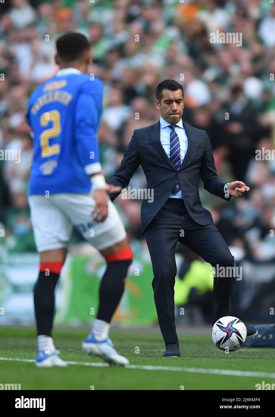 Glasgow, UK. 17th Apr, 2022. Rangers Manager Giovanni van Bronckhorst passes to James Tavernier of Rangers during the Scottish Cup match at Hampden Park, Glasgow. Picture credit should read: Neil Hanna/Sportimage Credit: Sportimage/Alamy Live News Stock Photo