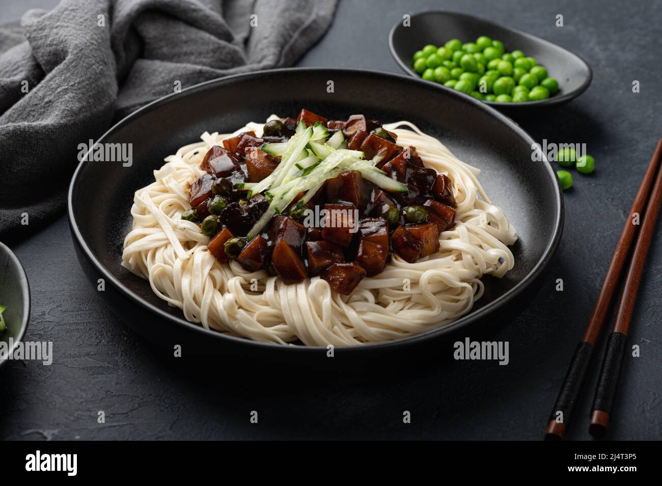Jajangmyeon, Korean noodles in black bean sauce Stock Photo Alamy