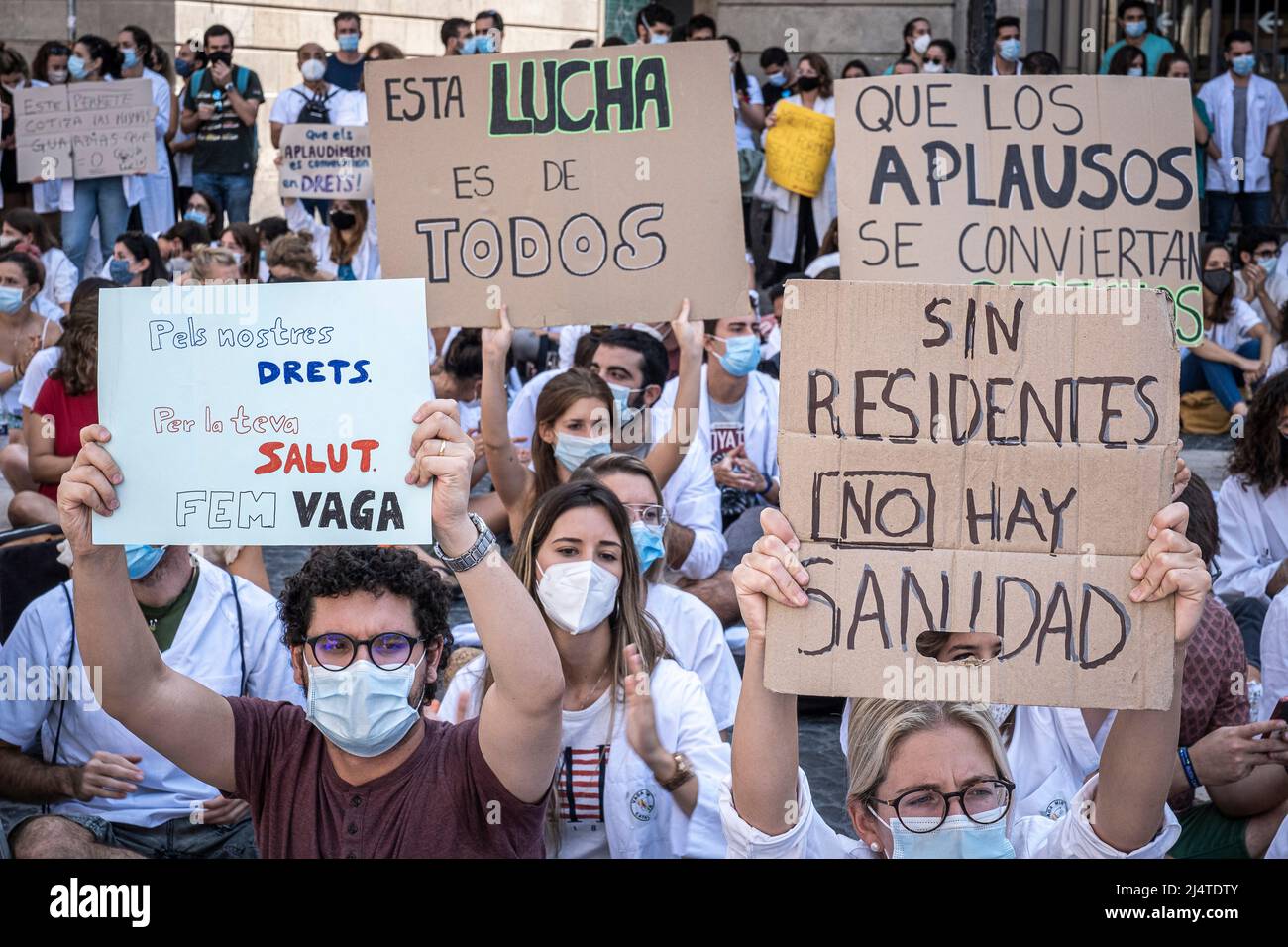 Demonstration. Hundreds of Internal Resident Doctors (MIR) protesting the deplorable conditions in which they have to carry out their work. A stage du Stock Photo