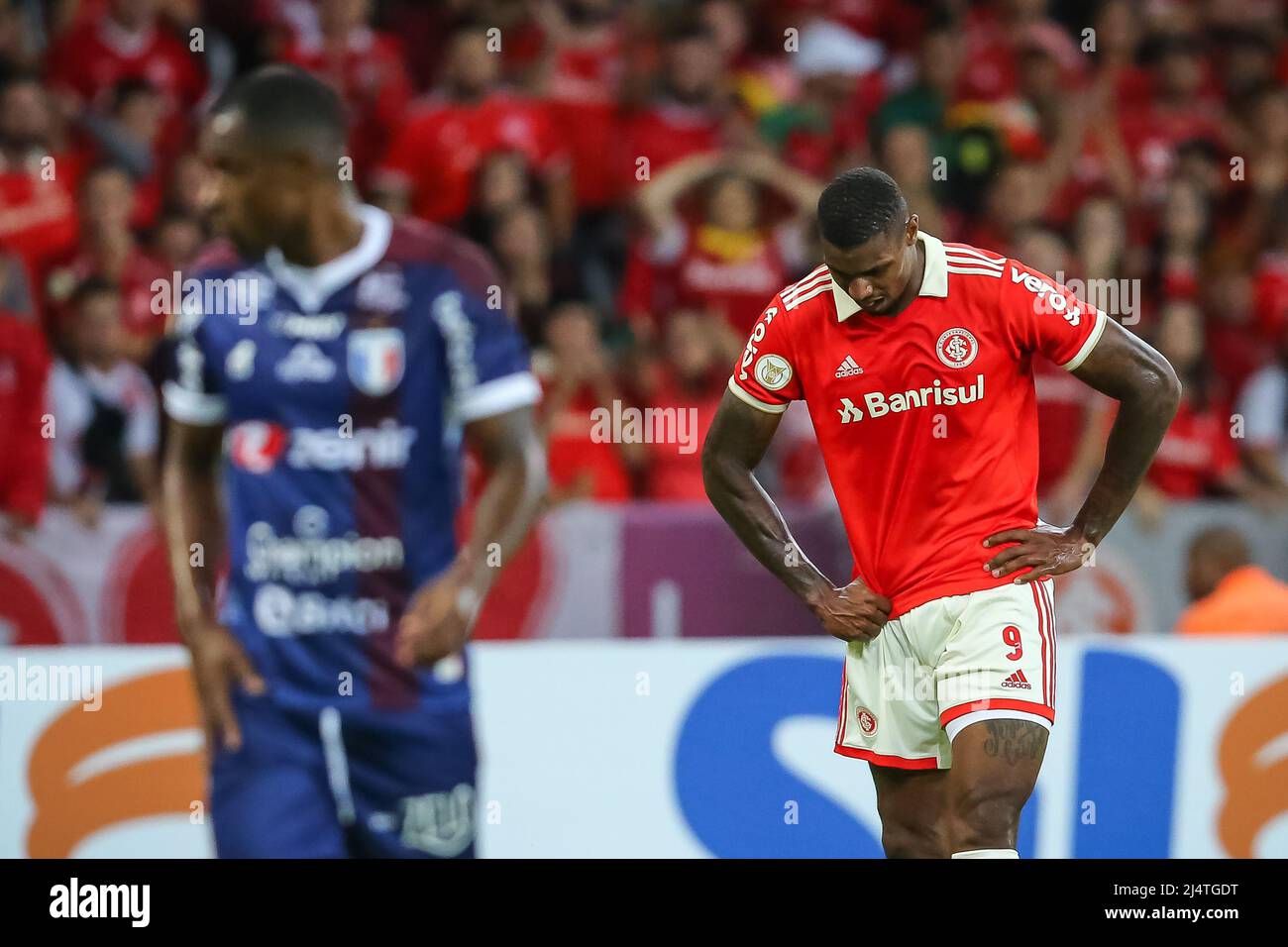 Espero voltar à Seleção, afirma Wesley Moraes em sua apresentação como  jogador do Inter