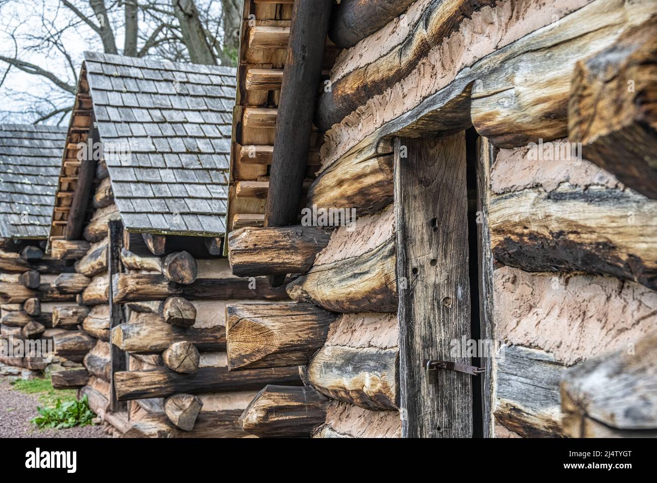 Washington's Guard cabins near General George Washington's headquarters at the Continental Army's encampment at Valley Forge in Pennsylvania. (USA) Stock Photo