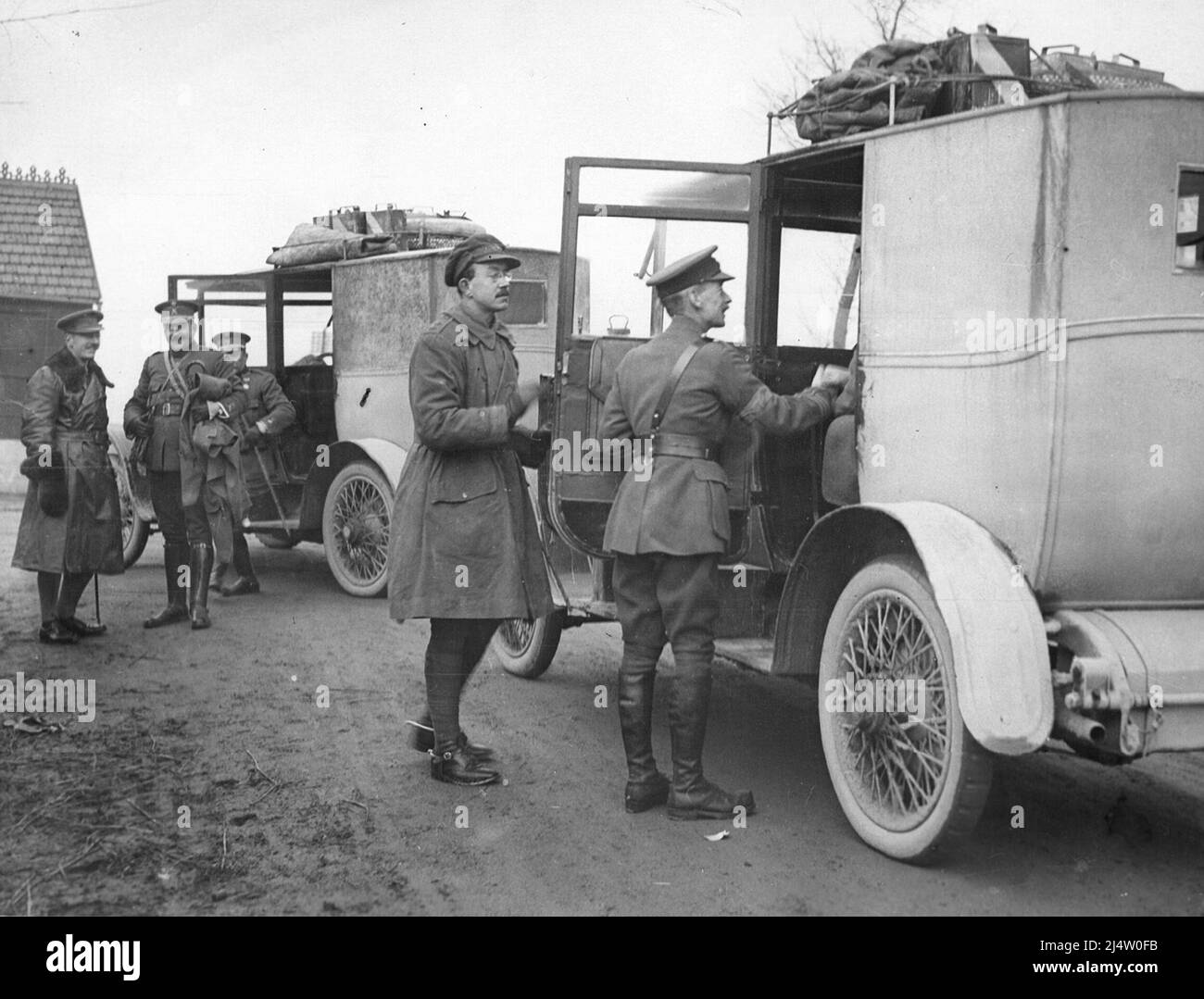 Divisional commander General Primo de Ribera and Brigadier General Martinez Anido leaving the front Stock Photo