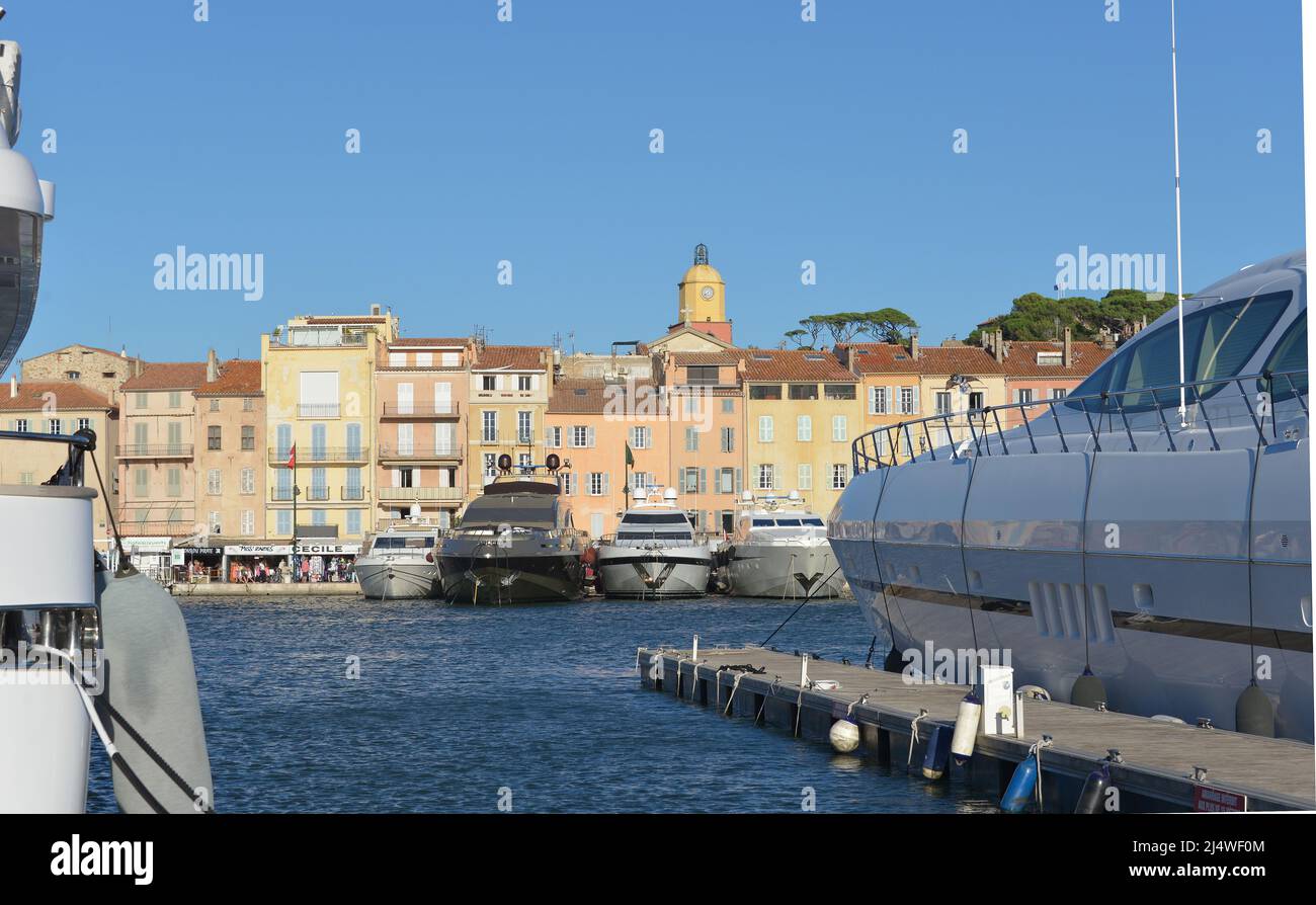 The luxury yachts of St Tropez Stock Photo Alamy