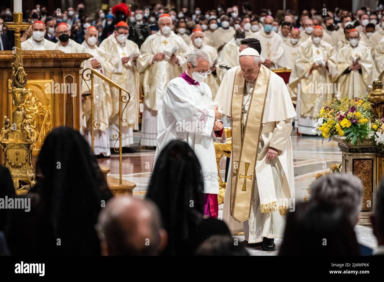 Vatican City, Vatican. 16th Apr, 2022. Pope Francis attends the solemn Easter Vigil ceremony in St. Peter's Basilica in Vatican. Christians around the world are marking the Holy Week, commemorating the crucifixion of Jesus Christ, leading up to his resurrection on Easter. (Photo by Stefano Costantino/SOPA Images/Sipa USA) Credit: Sipa USA/Alamy Live News Stock Photo