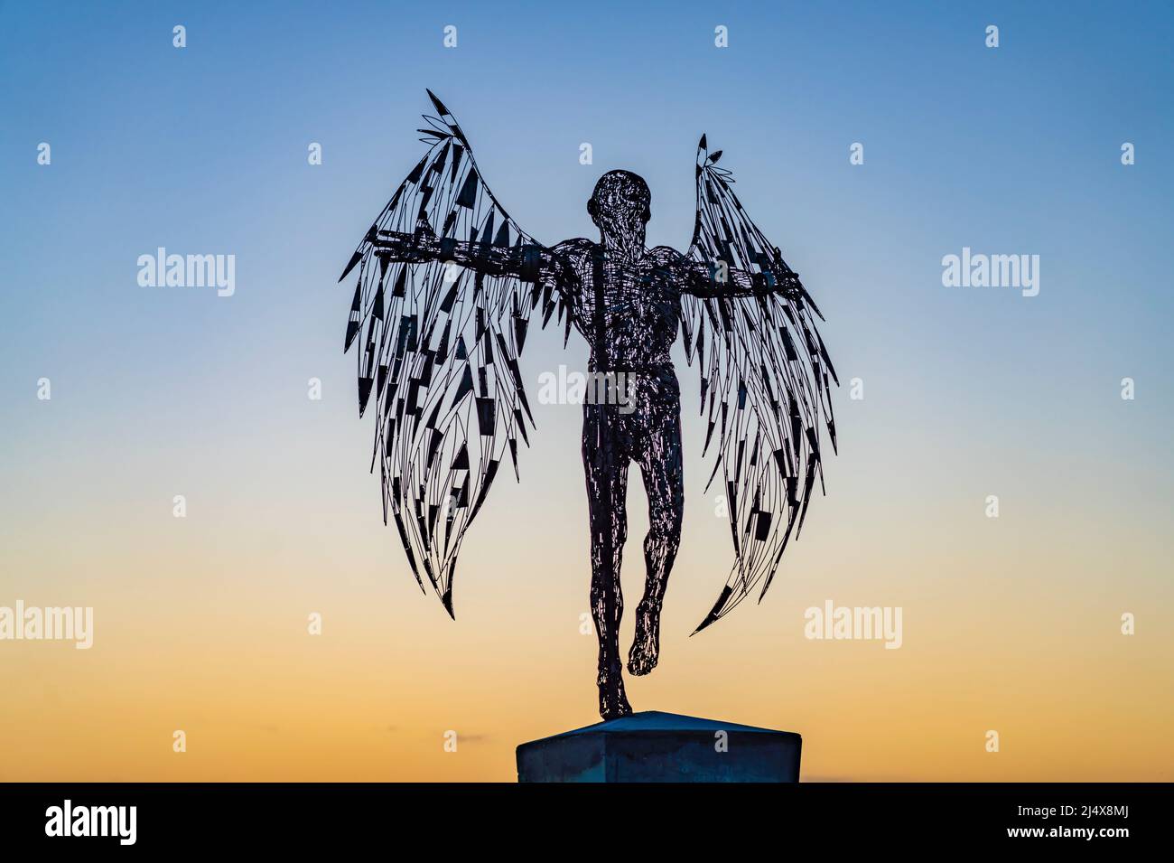 Skulptur Ikarus an der Promenade in Agia Napa, Zypern, Europa  |  Icarus sculpture at the promenade in Ayia Napa, Cyprus, Europe Stock Photo
