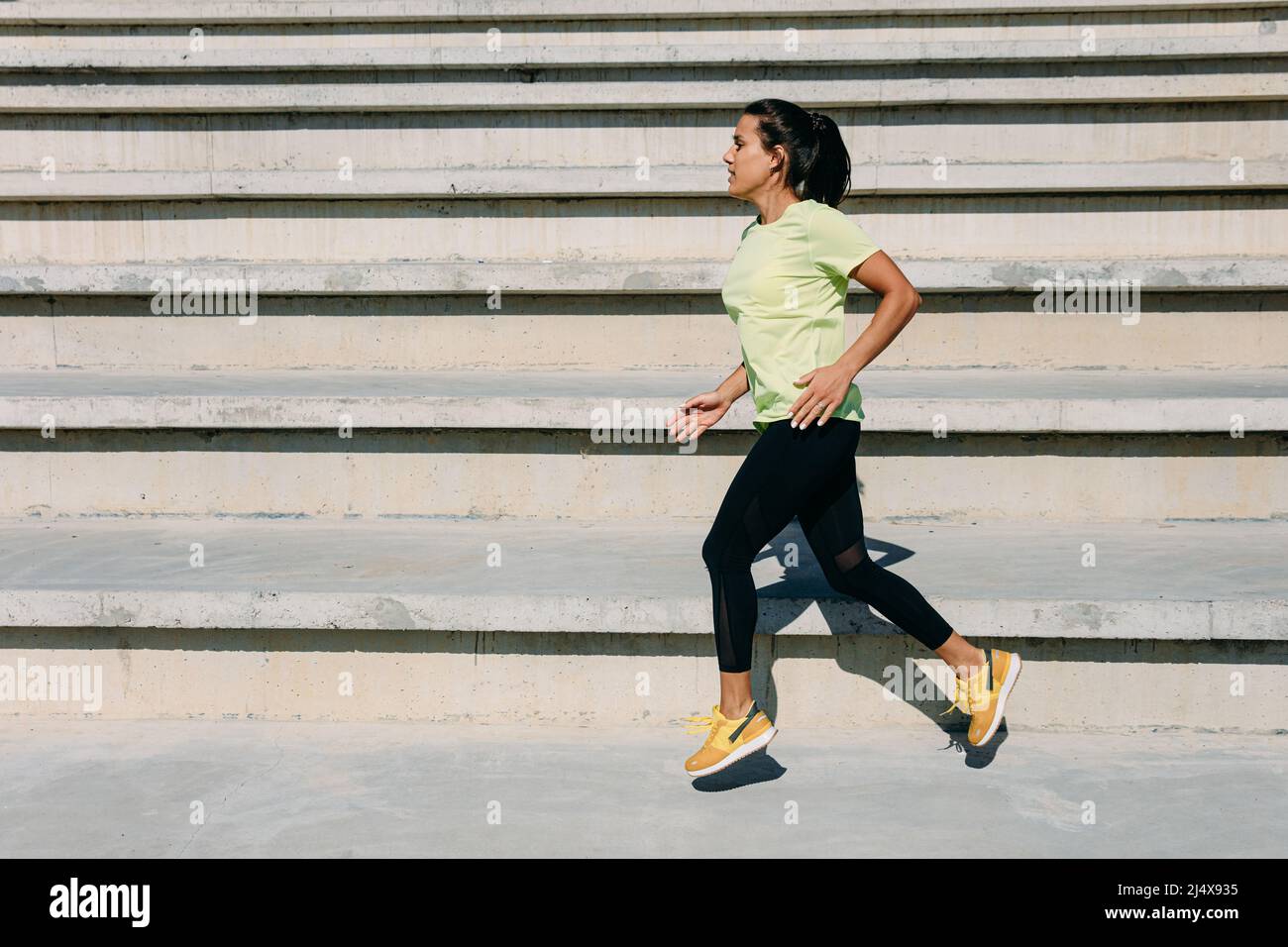 Jogging outfit hi-res stock photography and images - Alamy Jogging outfit hi-res stock photography and images - Alamy