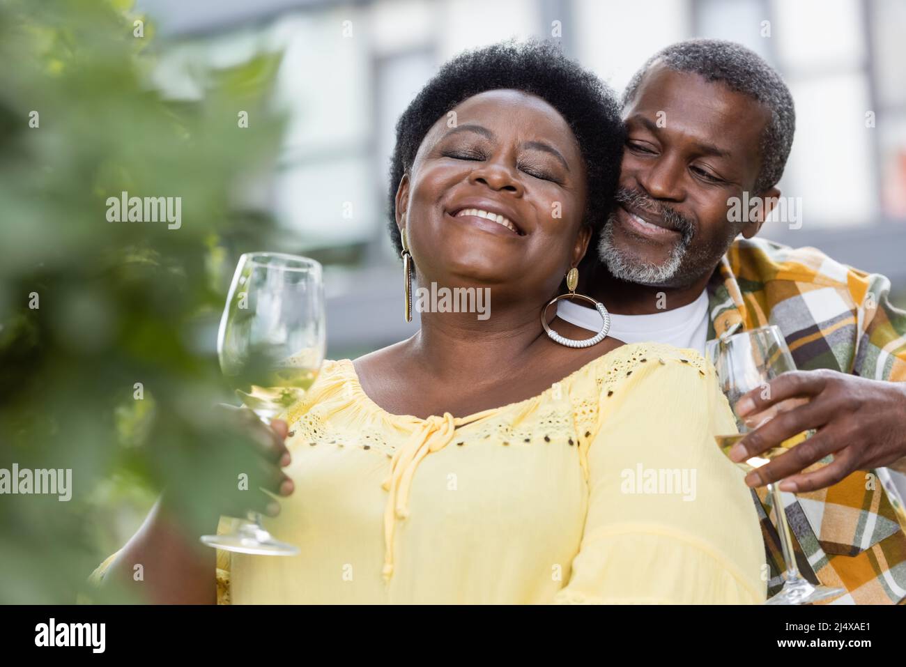African american couple senior wine hi-res stock photography and images ...