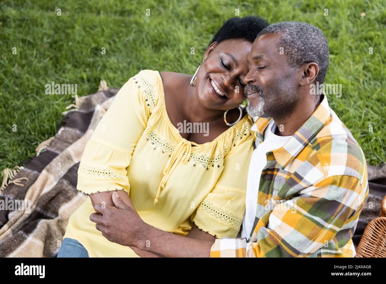 Elderly african american woman eyes hi-res stock photography and images ...