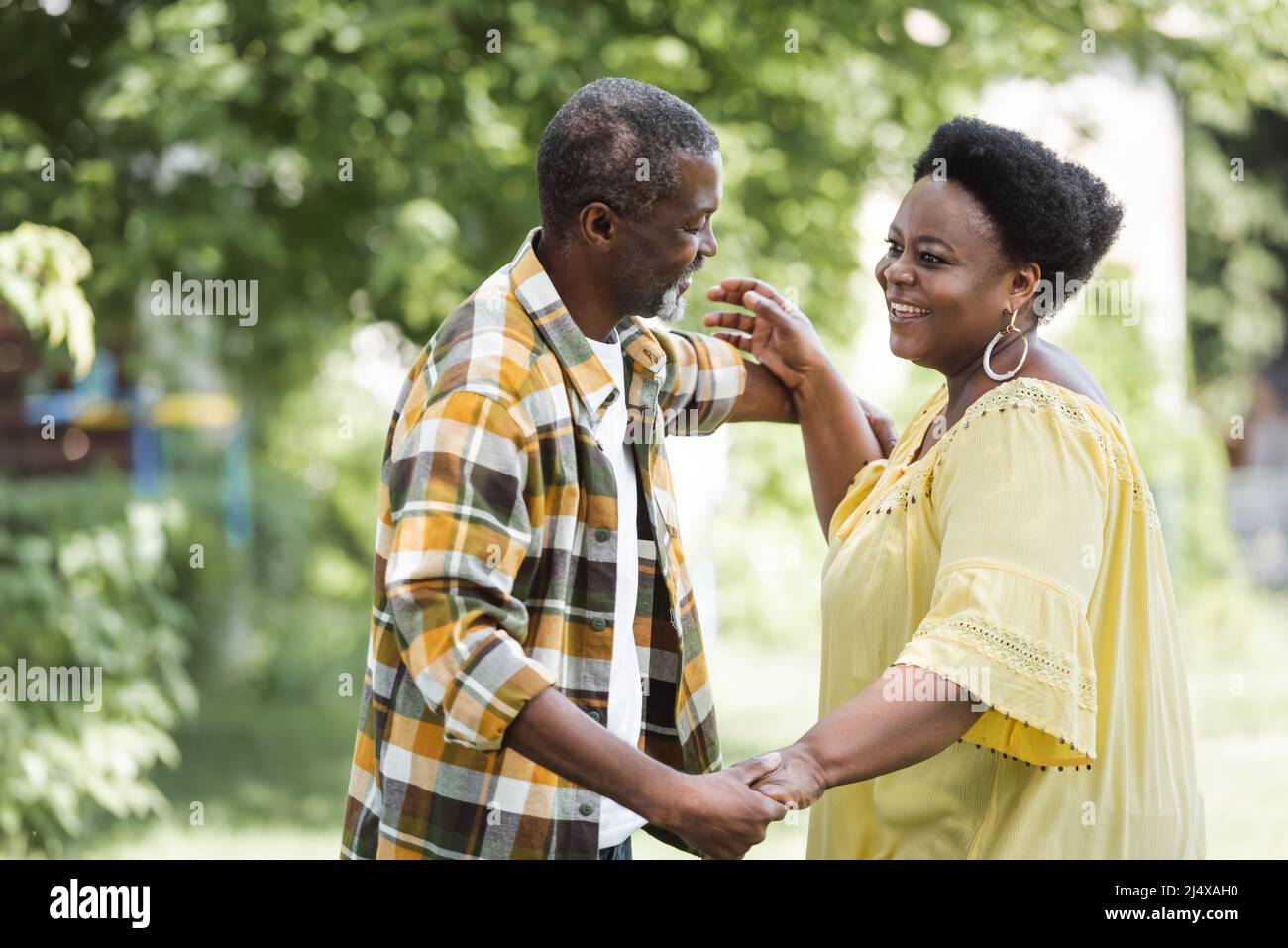 African american couple dancing hi-res stock photography and images - Alamy