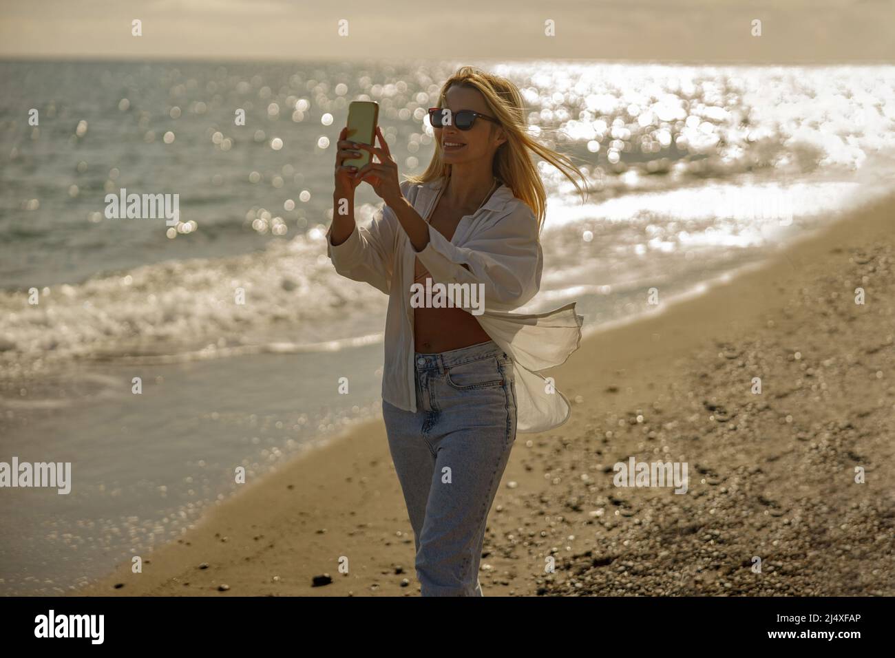 Mobile carefree hi-res stock photography and images - Alamy