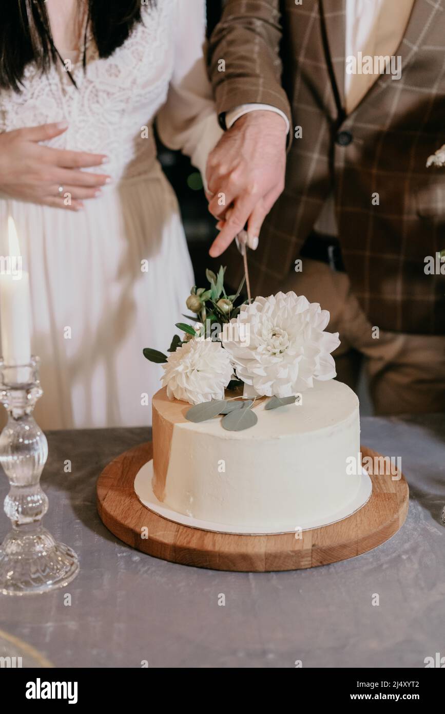 Black couple wedding cake hi-res stock photography and images - Alamy