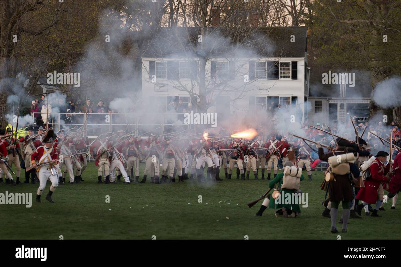 Reenactment of the Battle of Lexington, 18 April 2022.  Lexington Minute Men Reenact the battle of Lexington, Massachusetts.  Known as the shot heard around the world and the start of the American Revolution against the British in 1775. Credit: Chuck Nacke/Alamy Live News Stock Photo