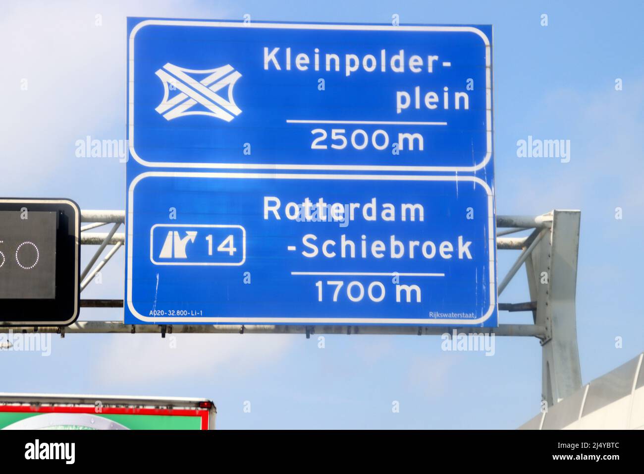 Blue direction and information sign for the directions on Motorway A20