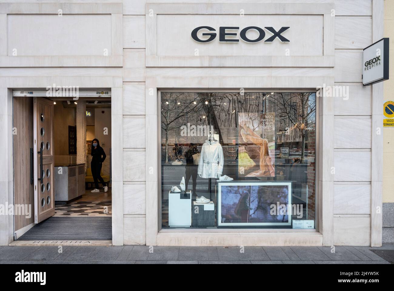 Geox logo hi-res stock photography and images - Alamy