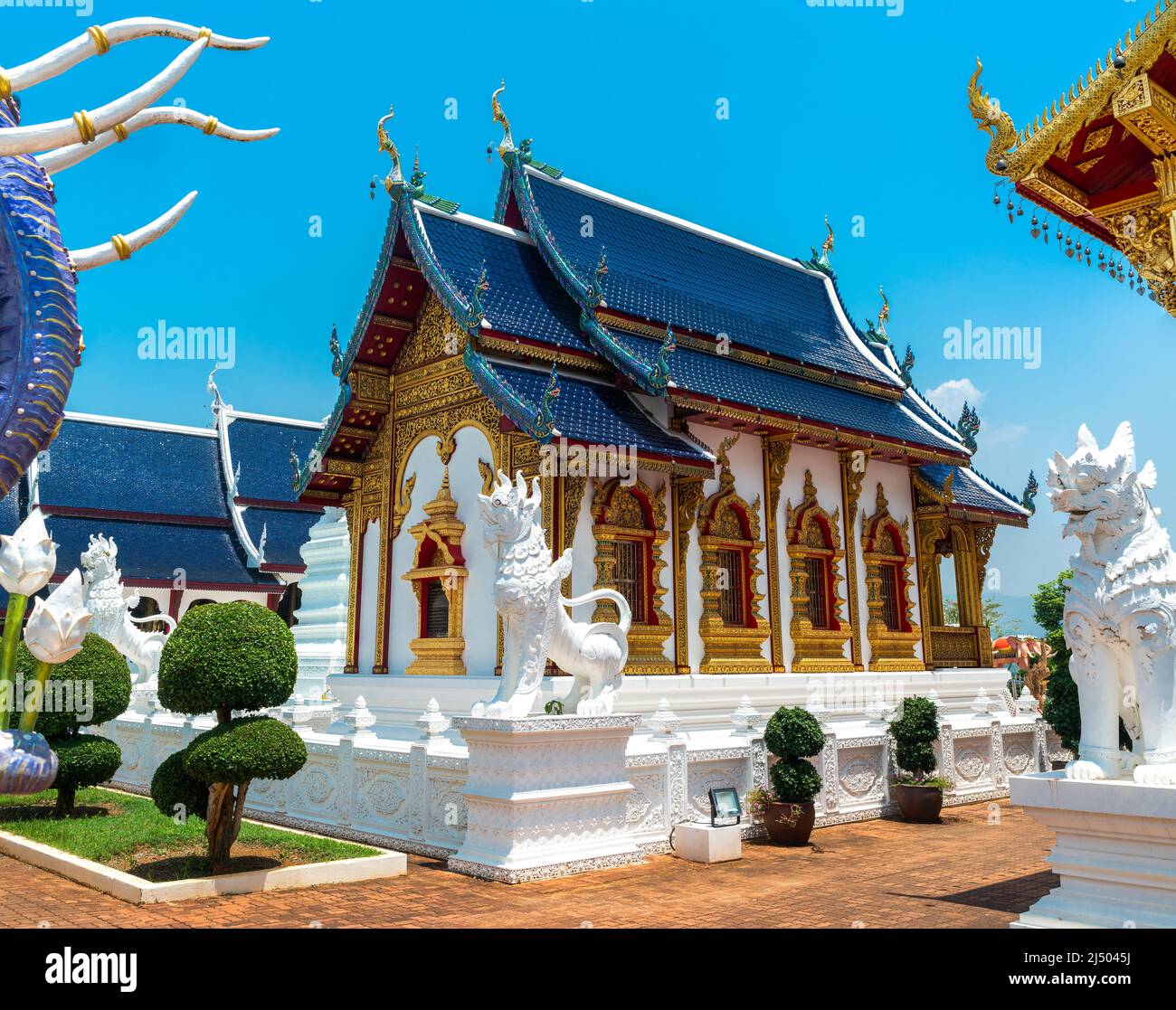 Chaing mai temple hi res stock photography and images Alamy