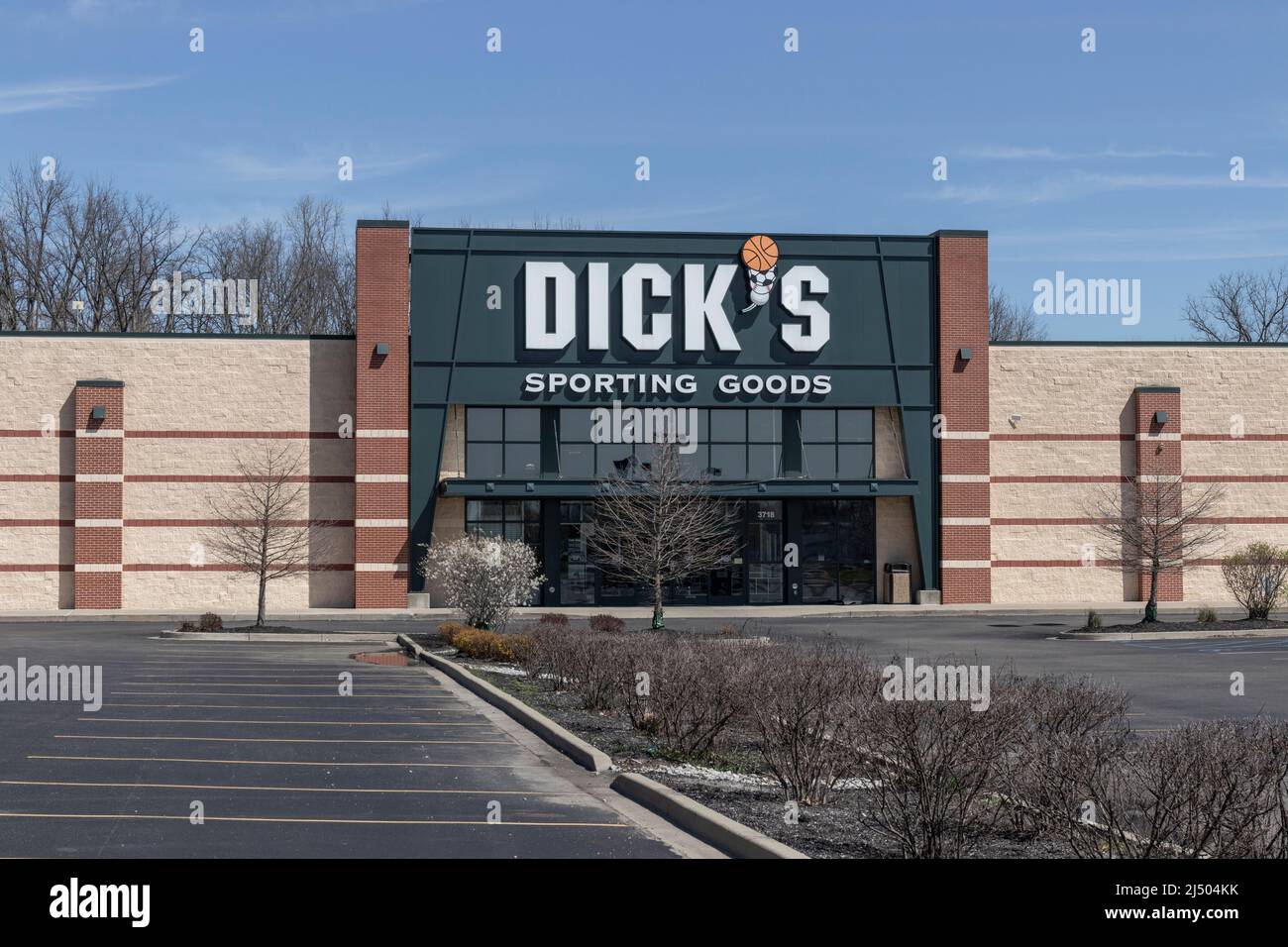 Dicks sporting goods dks hires stock photography and images Alamy