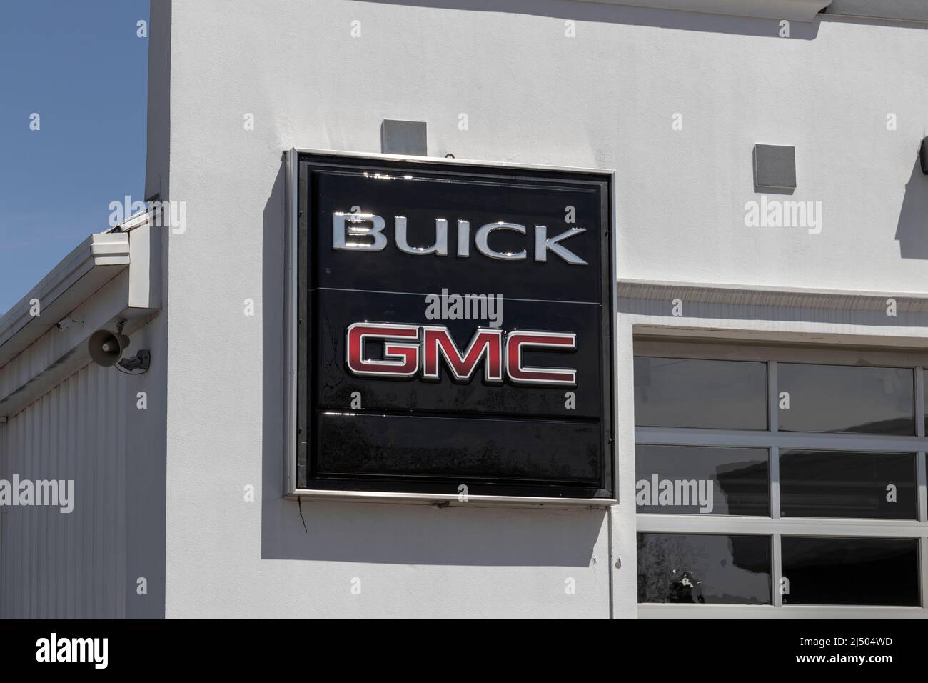 Richmond - Circa April 2022: GMC Truck and SUV dealership. GMC and Buick are divisions of General Motors. Stock Photo