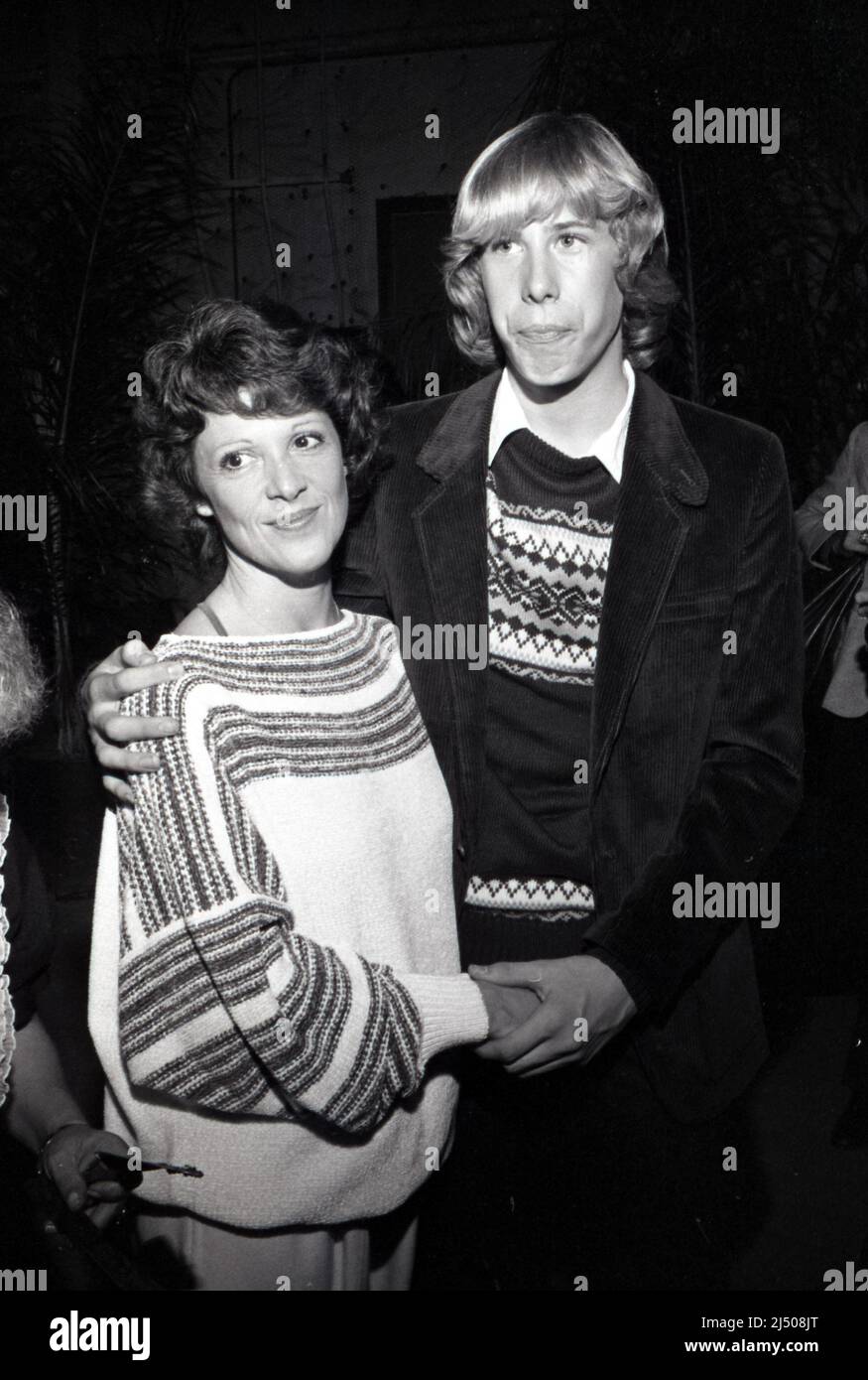 Linda Lavin and Philip McKeon pictured as the cast of Alice celebrate's(02)