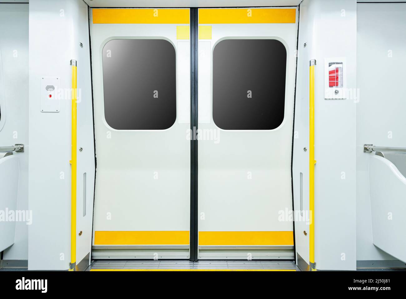 Train Closure Carriage style closed car hi-res stock photography and images - Alamy
