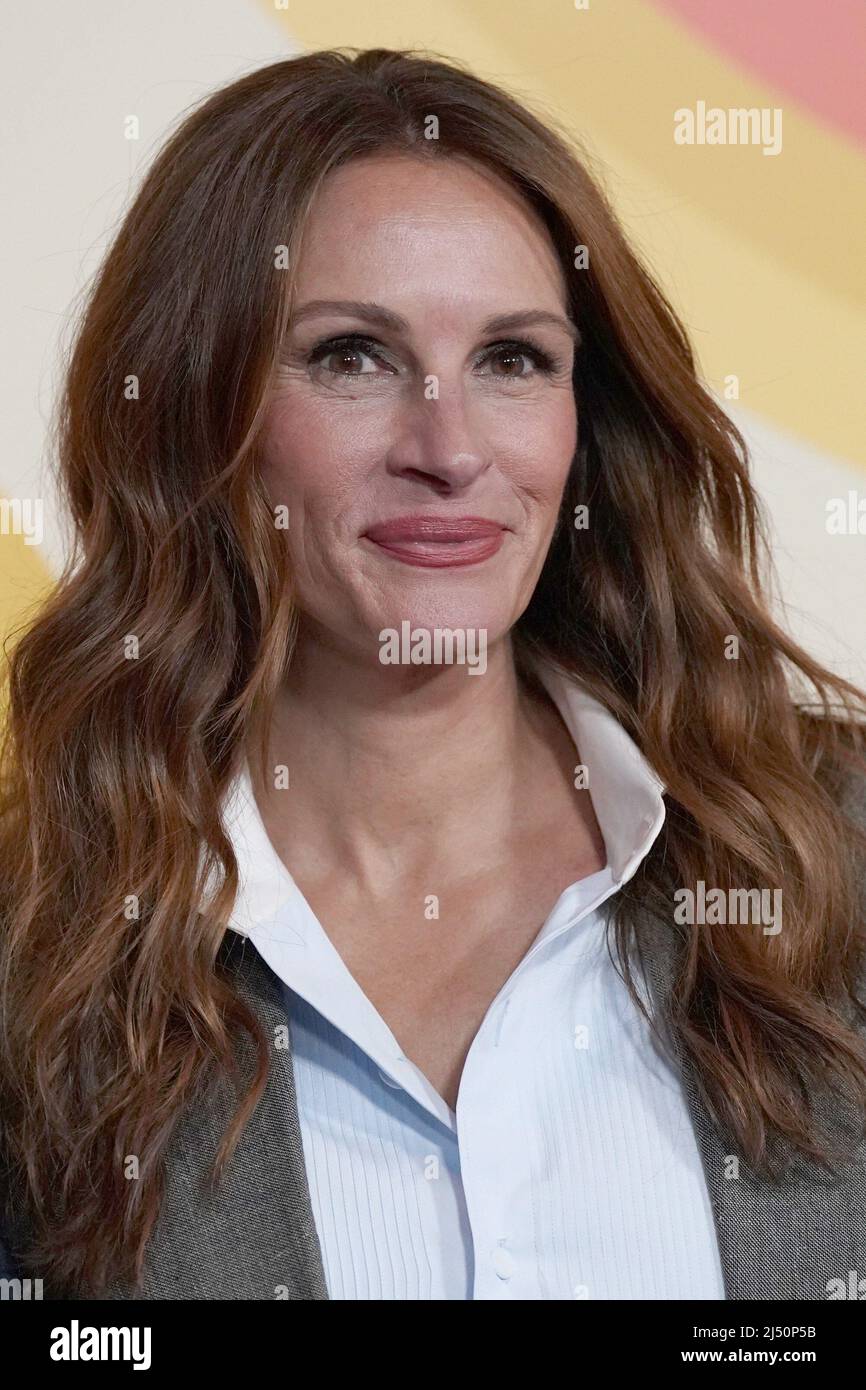 New York, NY, USA. 18th Apr, 2022. Julia Roberts at arrivals for GASLIT Premiere, The Mark Hotel, New York, NY April 18, 2022. Credit: Kristin Callahan/Everett Collection/Alamy Live News Stock Photo