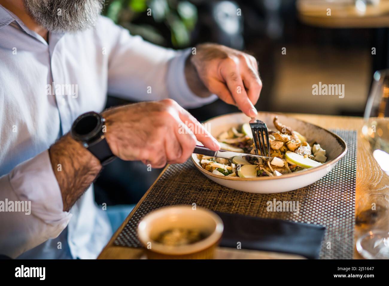 Middle eastern man dinner hi-res stock photography and images - Alamy