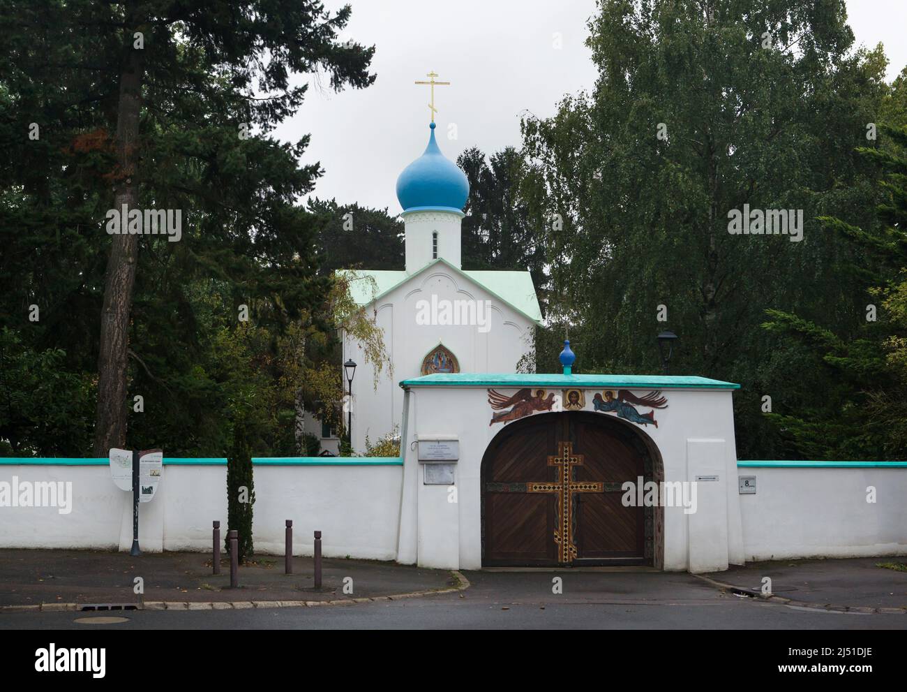 dormition-church-designed-by-russian-architect-albert-benois-at-the