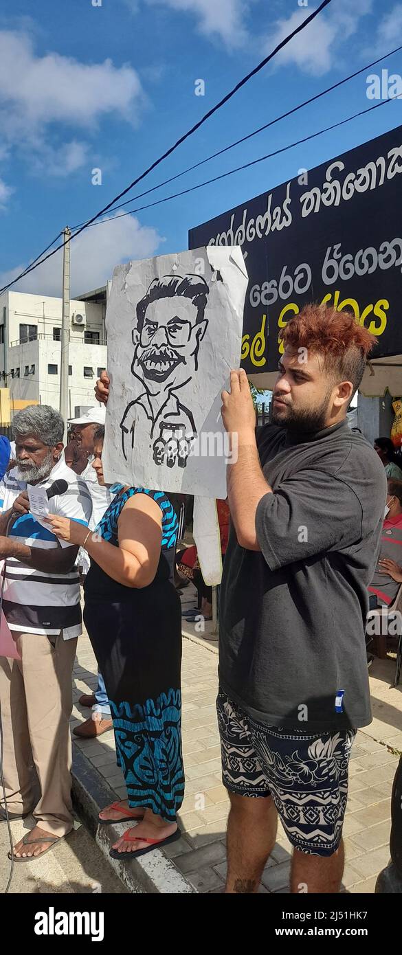 Galle, Sri Lanka. 19th April 2022. The protest in Sri Lanka has spread ...