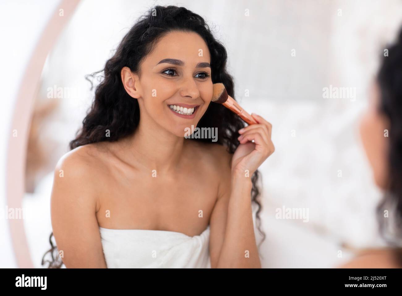 Woman curly hair mirror hi-res stock photography and images - Alamy