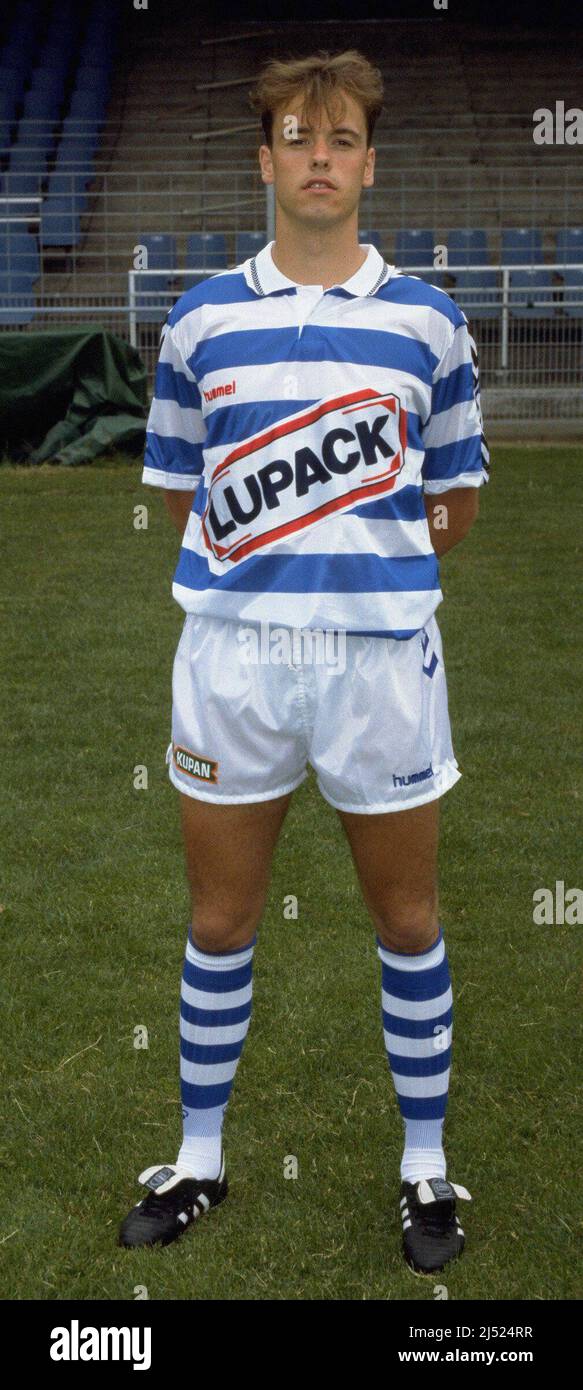NLD-910724-DOETICHEM: Portrait of De Graafschap footballer Erik ten Hag
