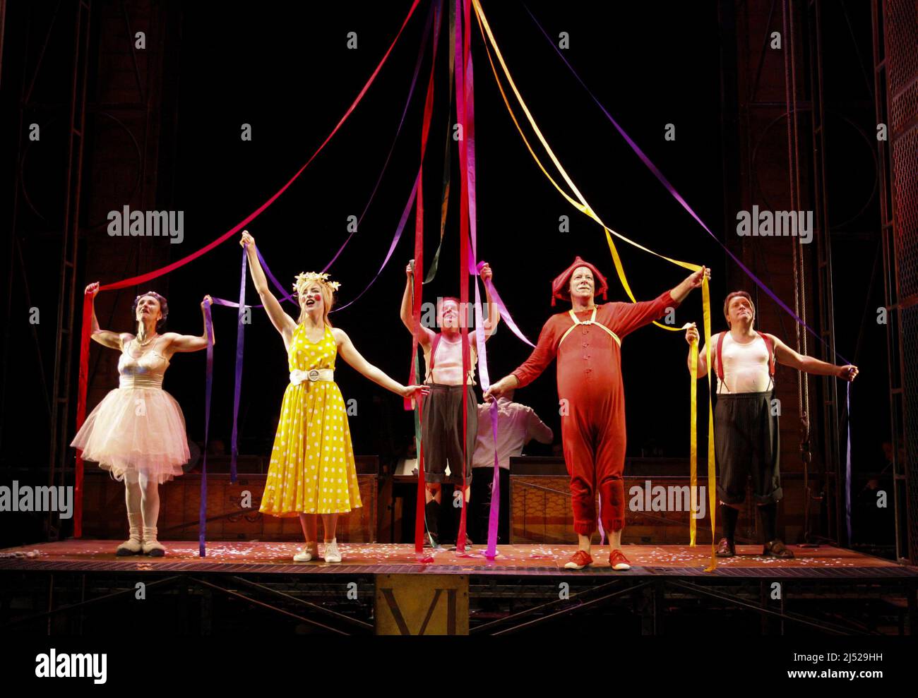 l-r: Carol Rowlands (Judy / Fortune Teller), Allison Bell (Pretty Polly / Witch), Nicholas Folwell (Doctor), Gwion Thomas  (Punch), Peter Hoare (Lawyer) in PUNCH AND JUDY at the Linbury Theatre, The Royal Opera ROH2, Covent Garden, London WC2  17/03/2008  a Music Theatre Wales production  composer: Harrison Birtwistle  librettist: Stephen Pruslin  conductor: Michael Rafferty   design: Simon Banham   lighting: Ace McCarron   director: Michael McCarthy Stock Photo