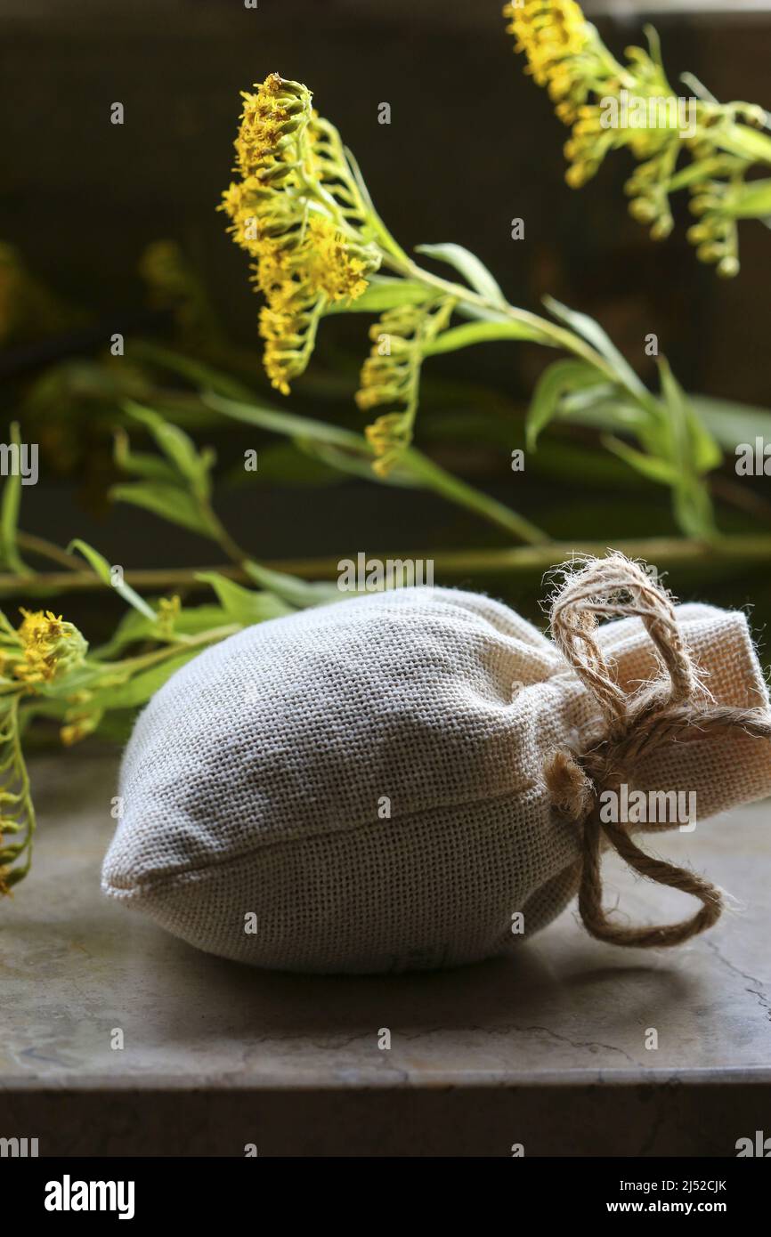 Jute fabric garden hi-res stock photography and images - Alamy