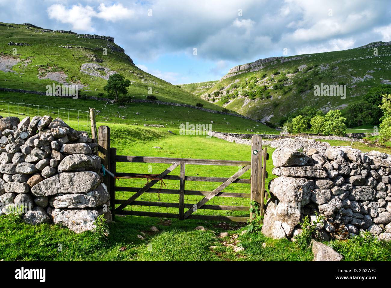 Gate leading to Goredale Scar, Malham, North Yorkshire, England, UK Stock Photo
