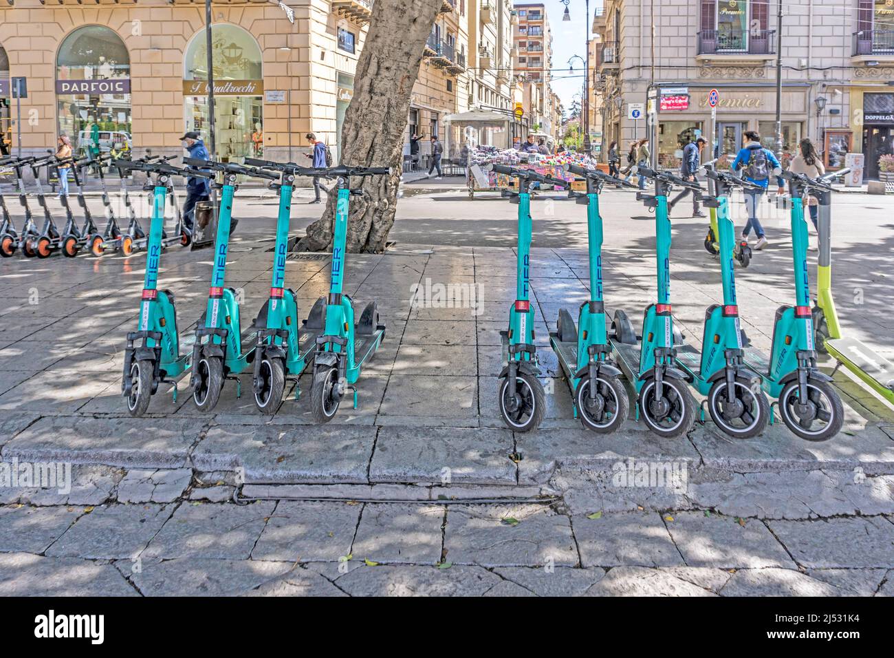 Battery transport hires stock photography and images Alamy