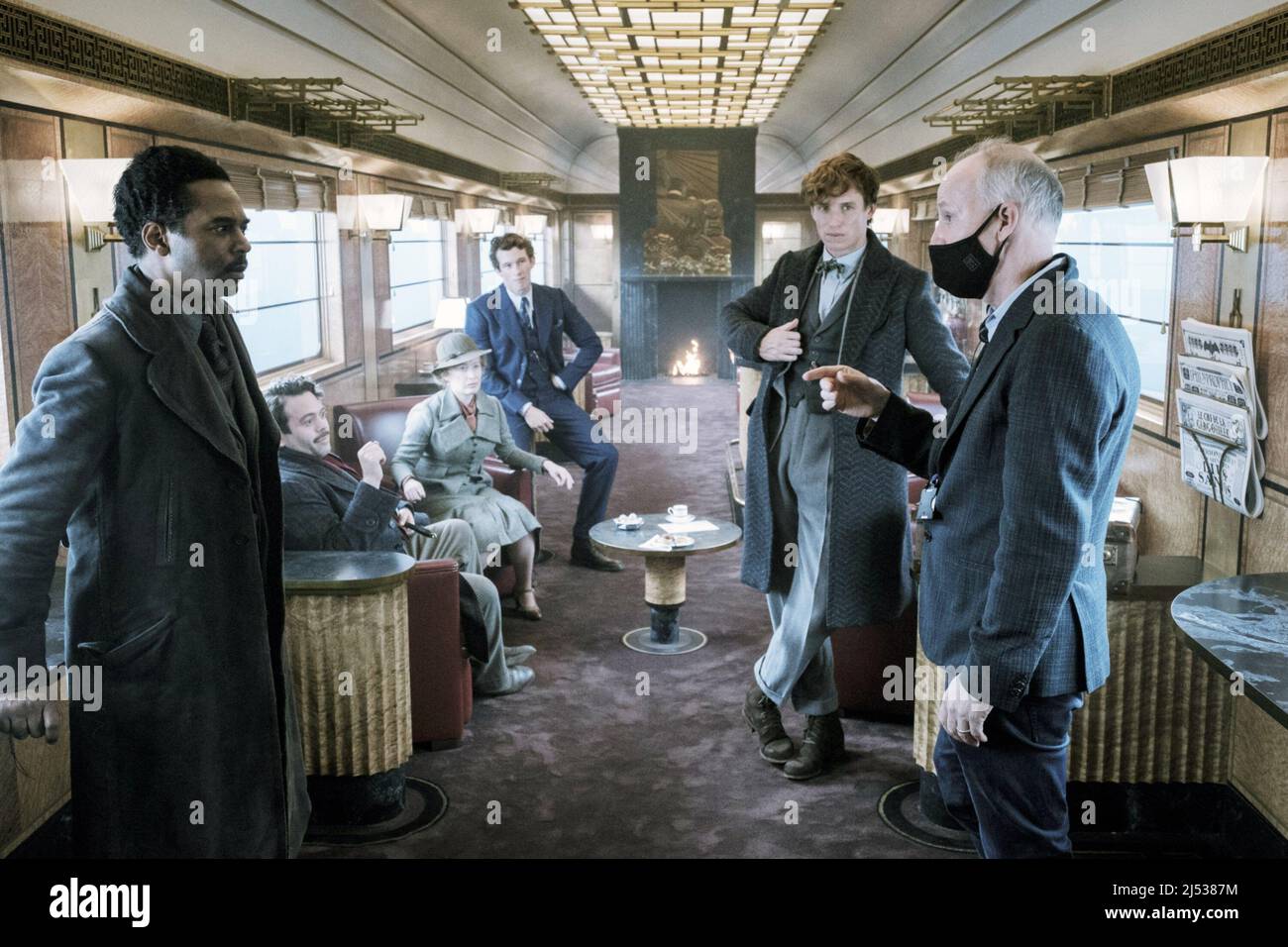 FANTASTIC BEASTS: THE SECRETS OF DUMBLEDORE, from left: William Nadylam