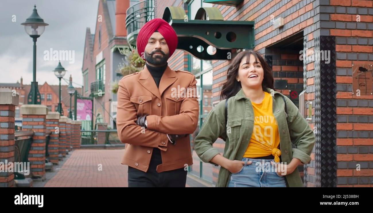 GALWAKDI, from left Tarsem Jassar, Wamiqa Gabbi, 2022. © Omjee