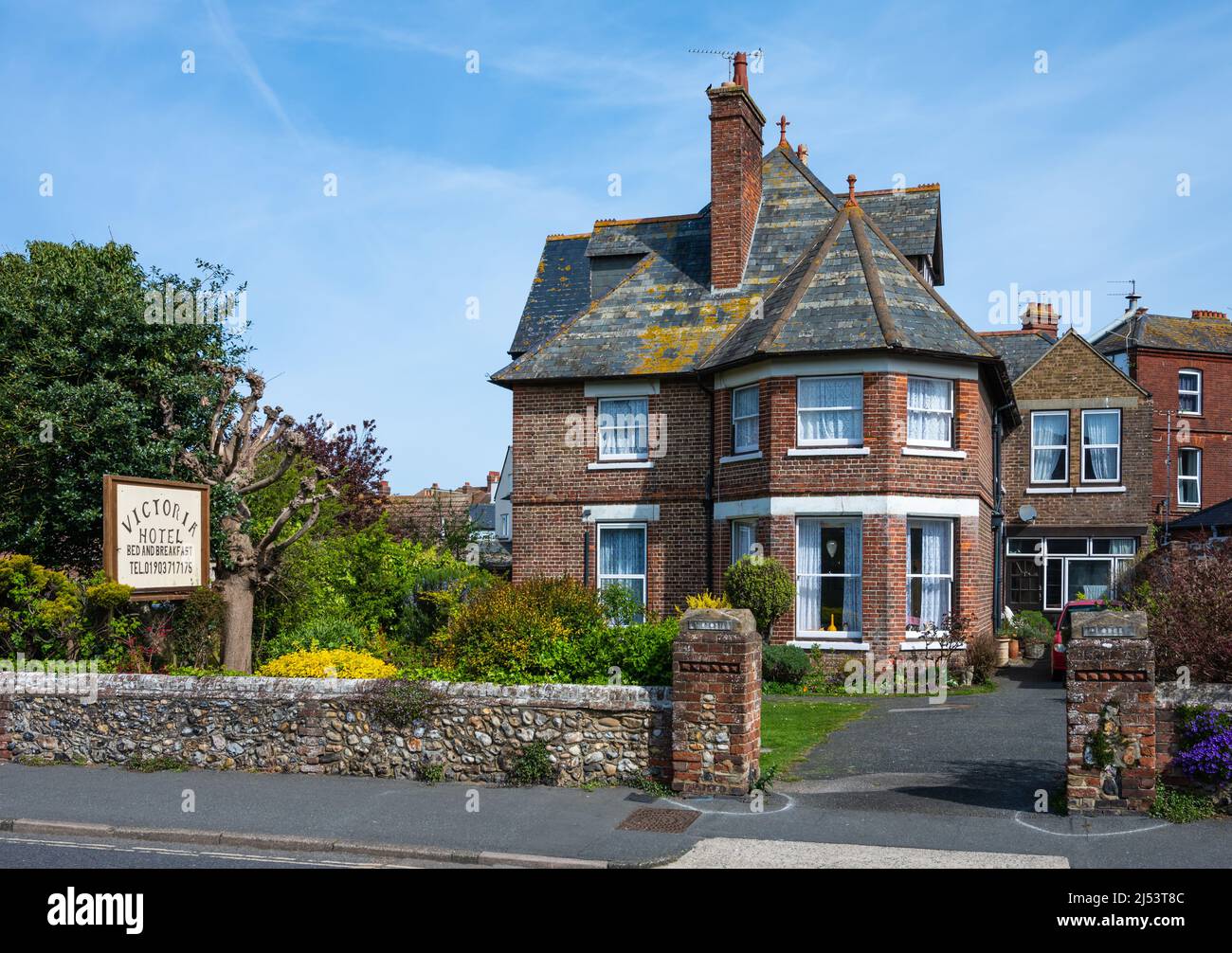 Building bed & breakfast hi-res stock photography and images - Alamy