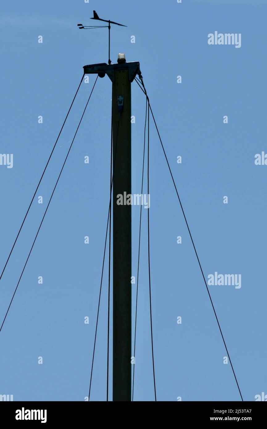 Aluminium schiffsmast hires stock photography and images Alamy